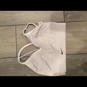 women’s nike sports bra